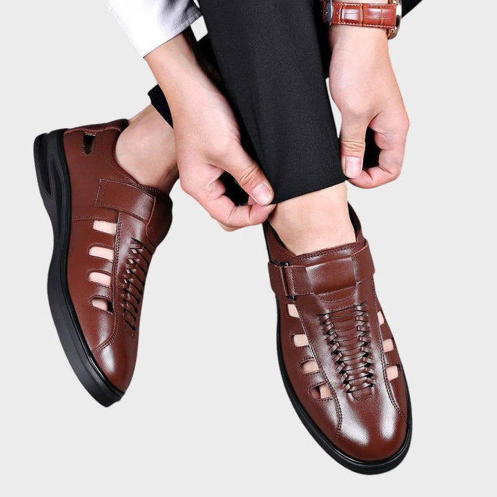 Daniel | Brown leather sandals in a sporty style