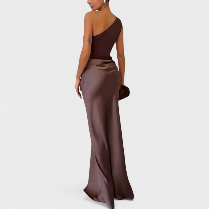 ERNA | Elegant pleated maxi dress