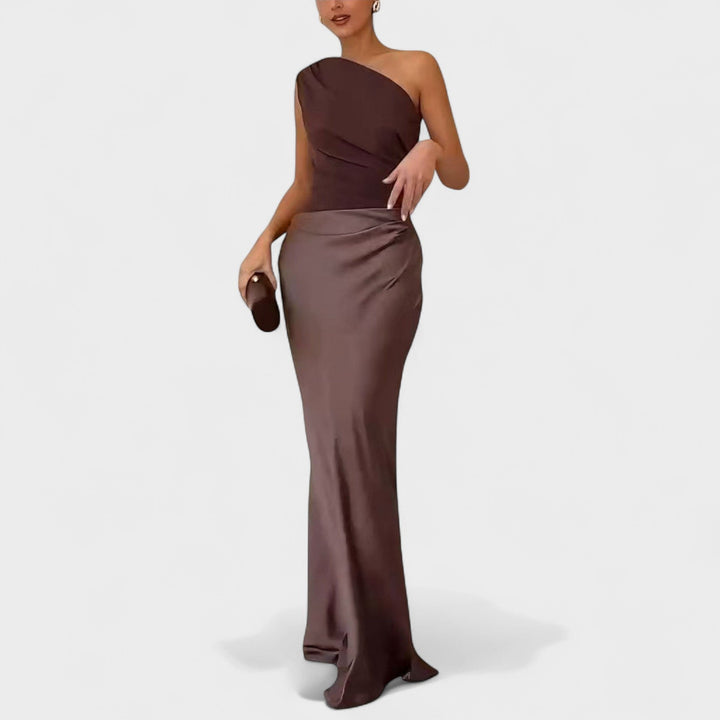 ERNA | Elegant pleated maxi dress
