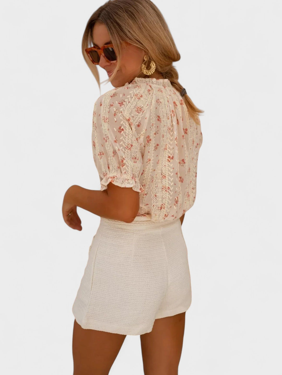 PAULA | Floral blouse with summery charm