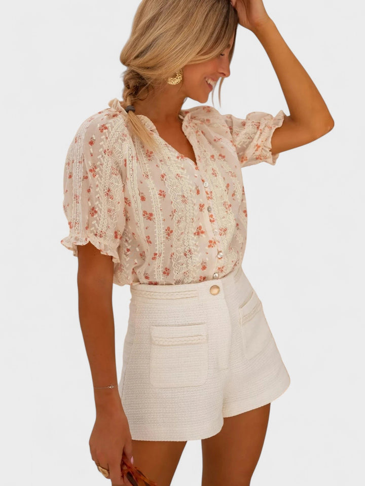 PAULA | Floral blouse with summery charm