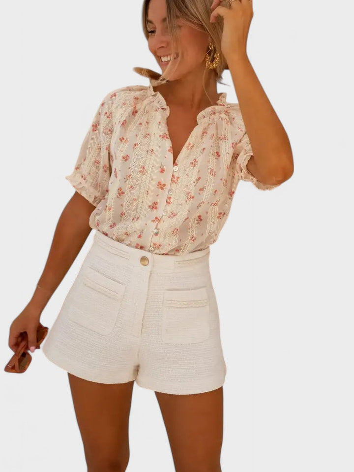 PAULA | Floral blouse with summery charm