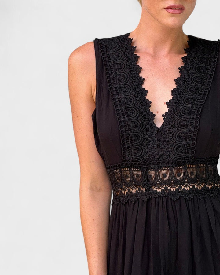 ELEANOR | Sleeveless midi dress with lace details